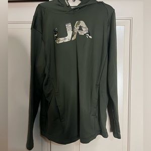 Under Armour green UA Means XL only has been worn once or twice great condition